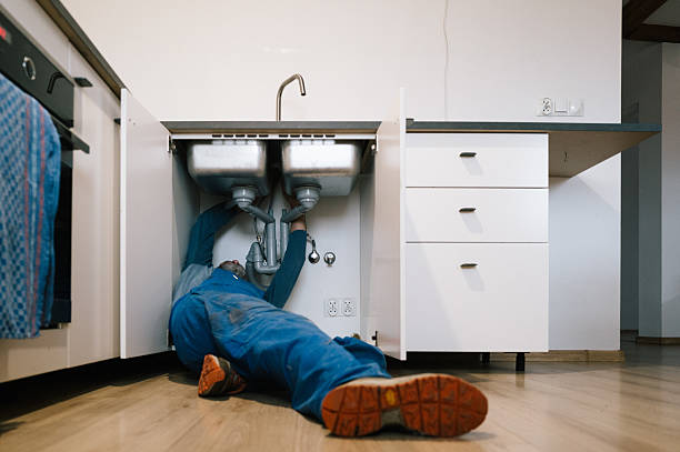 Professional Leak Detection technician working in Rockbridge Baths, VA